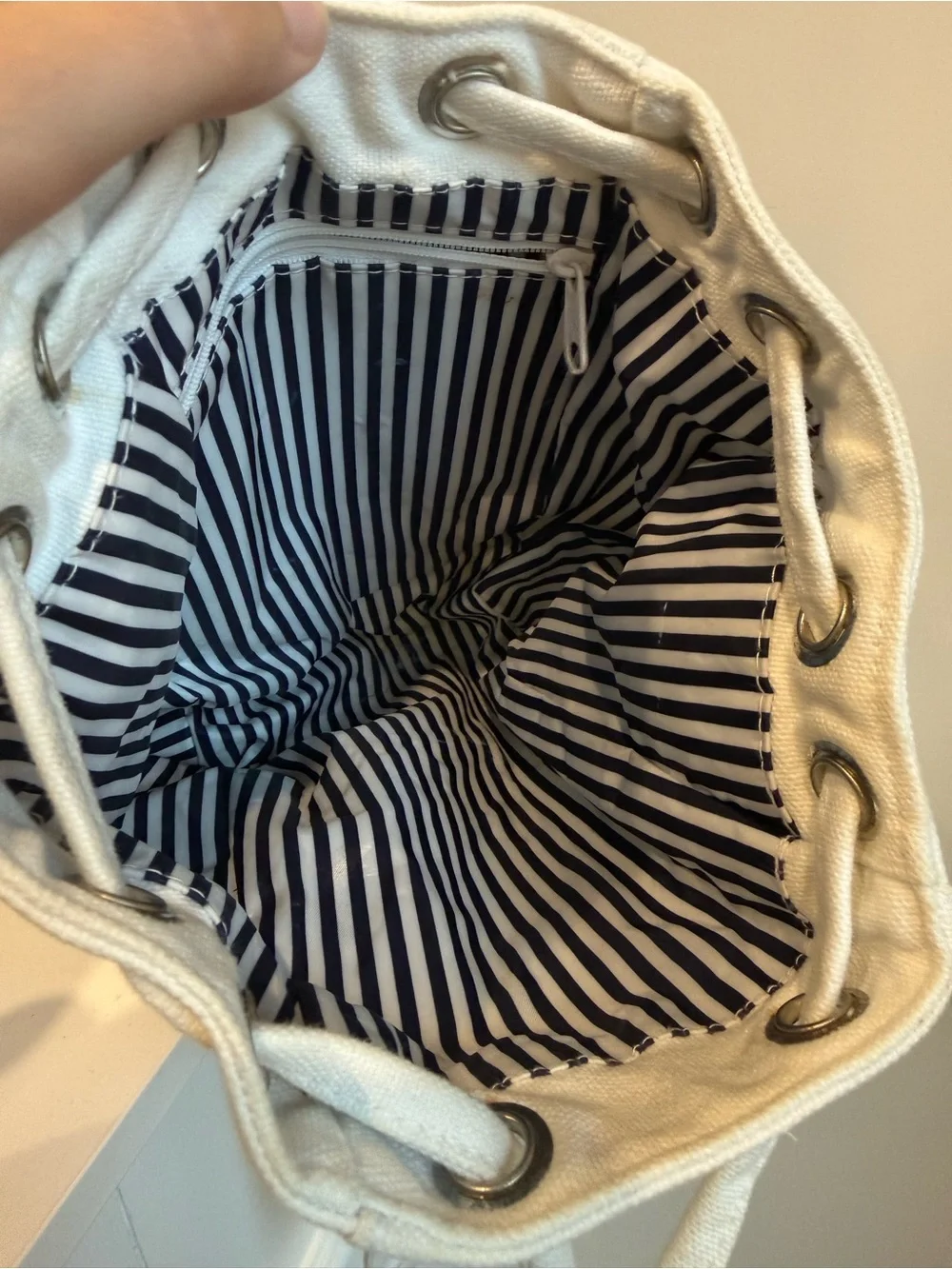 Sperry drawstring closure